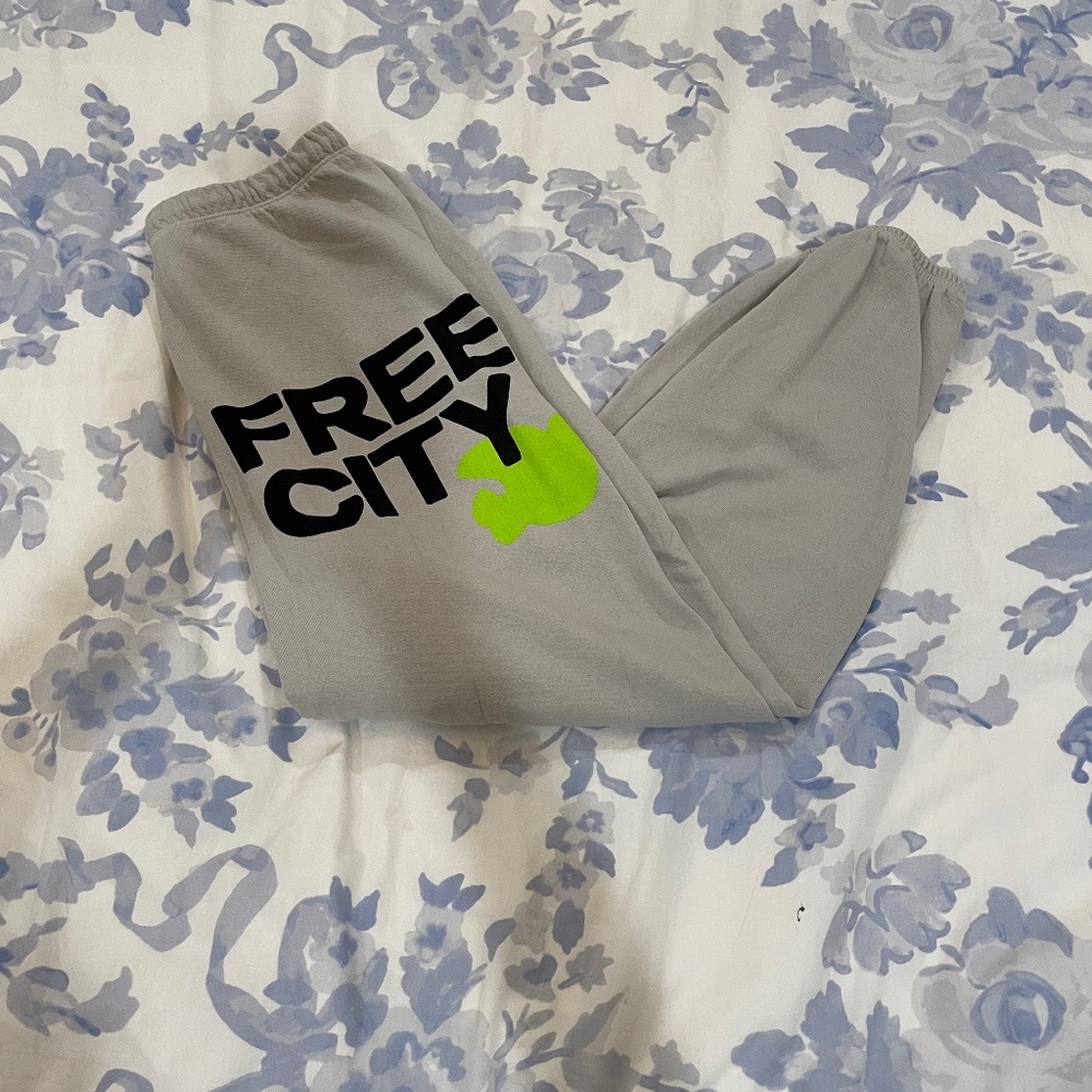 Freecity Sweats